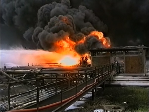 PRVI PRVI NA SKALI Hronologija NATO bombardovanja SRJ 1999 04 04 Pancevo rafinerija