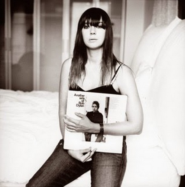 Cat Power - Stuck Inside of Mobile With The Memphis Blues Again (Bob Dylan)