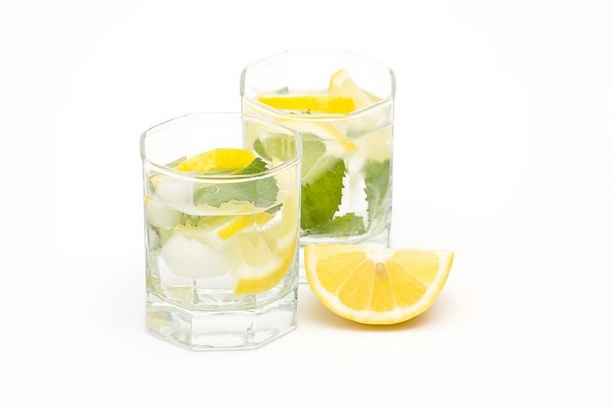 Magična voda sa limunom