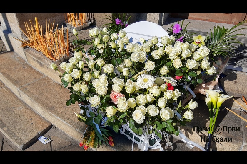 Pomen zdravstvenim radnicima preminulim od kovida-19 (VIDEO)