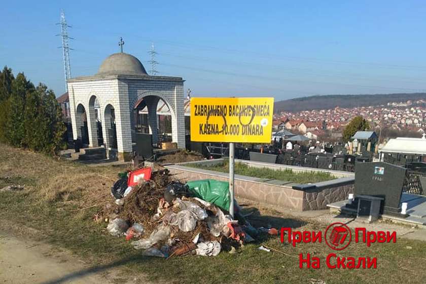 FOTO: Ispred groblja u Beloševcu nema kontejnera, ali uvek ima smeća