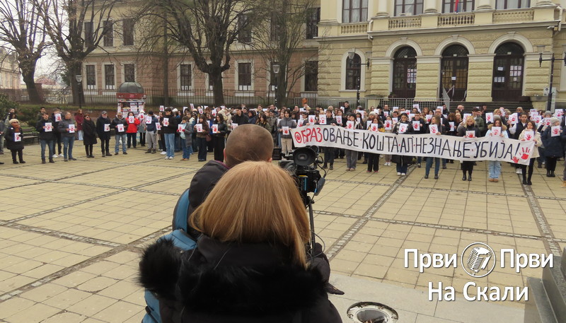 PRVI PRVI NA SKALI Akcija maturanata i profesora Prve kragujevacke gimnazije i poziv zaposlenima u institucijama kulture 1