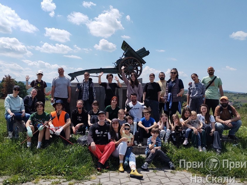 PRVI PRVI NA SKALI Zavrni rukave do sada najveca 399 lokacija 11.700 ucesnika 20.300 dzakova Kragujevac 8 lokacija 1 PRVI PRVI NA SKALI Zavrni rukave do sada najveca 399 lokacija 11.700 ucesnika 20.300 dzakova Kragujevac 8 lokacija 1