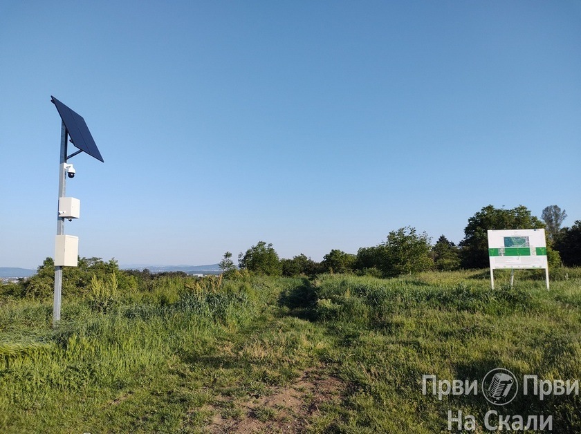 PRVI PRVI NA SKALI Zavrni rukave do sada najveca 399 lokacija 11.700 ucesnika 20.300 dzakova Kragujevac 8 lokacija 4 PRVI PRVI NA SKALI Zavrni rukave do sada najveca 399 lokacija 11.700 ucesnika 20.300 dzakova Kragujevac 8 lokacija 4