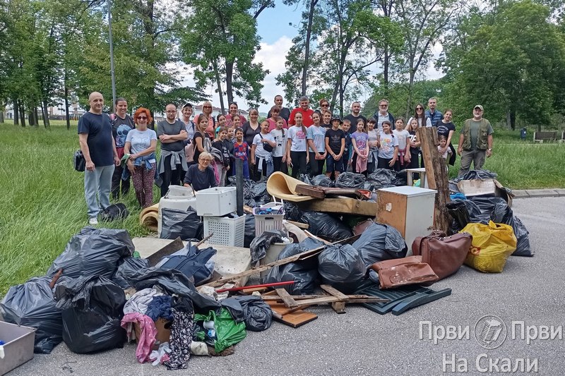 PRVI PRVI NA SKALI Zavrni rukave do sada najveca 399 lokacija 11.700 ucesnika 20.300 dzakova Kragujevac 8 lokacija 7 PRVI PRVI NA SKALI Zavrni rukave do sada najveca 399 lokacija 11.700 ucesnika 20.300 dzakova Kragujevac 8 lokacija 7