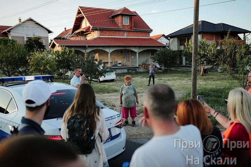 PRVI PRVI NA SKALI Da li je uhapsena opasna zena iz Desimirovca 1 PRVI PRVI NA SKALI Da li je uhapsena opasna zena iz Desimirovca 1