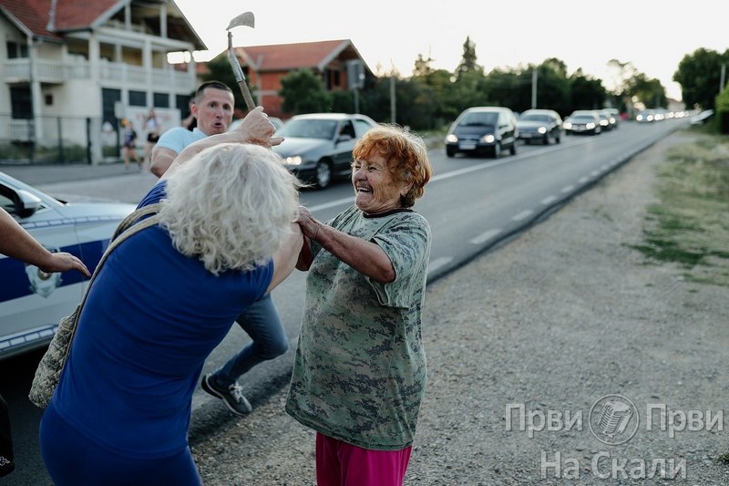 PRVI PRVI NA SKALI Da li je uhapsena opasna zena iz Desimirovca 3 PRVI PRVI NA SKALI Da li je uhapsena opasna zena iz Desimirovca 3