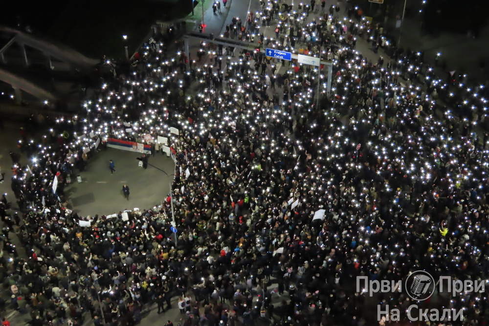 Oko 4.000 ljudi na protestu u Kragujevcu, a 50.000 na 12 lokacija u Srbiji