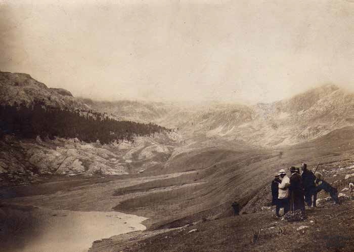 Cvijić sa saradnicima na obali jezera Rikavac u Kučima, 1913.